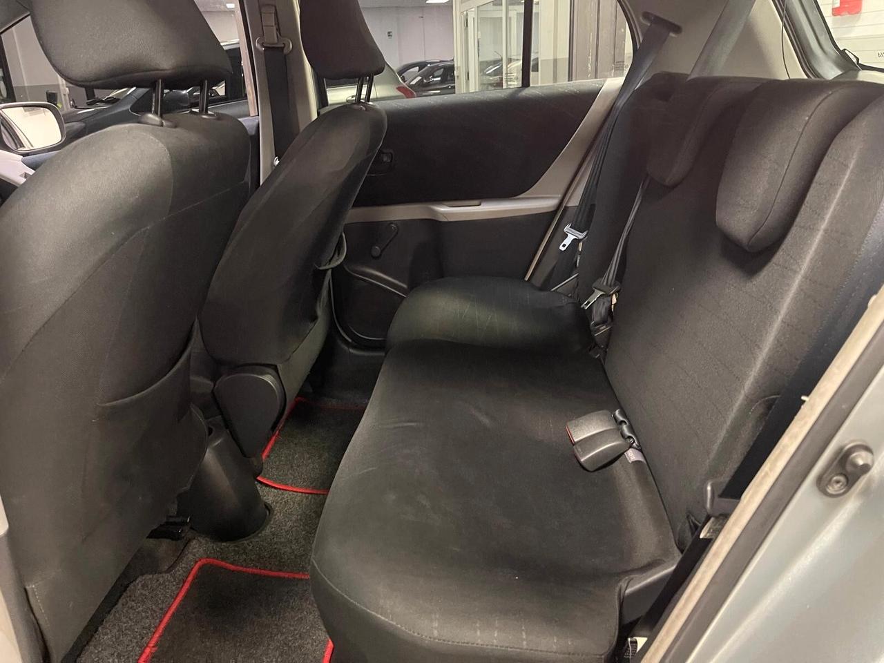 Toyota Yaris 1.0 5 porte Sol