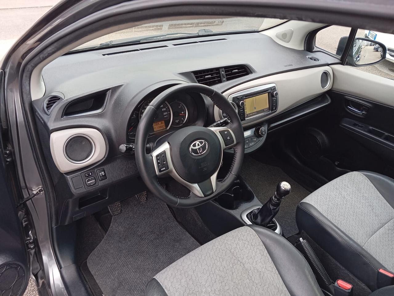Yaris 1.3 5 porte Lounge "KM CERTIFICATI"