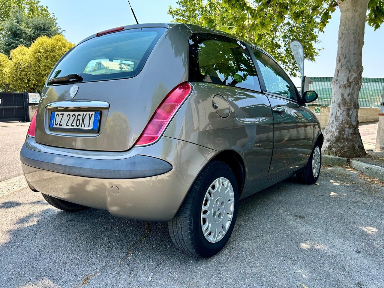 Lancia Ypsilon 1.2 Oro berlina 2 volumi - APPENA TAGLIANDATA - OK NEOPATENTATI