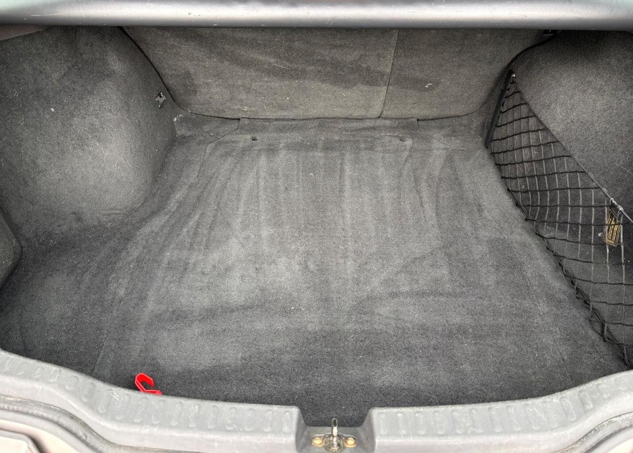 Volvo V40 1.6 16V cat