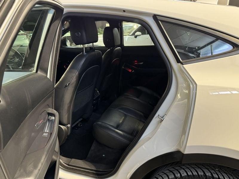 Jaguar E-Pace 2.0D i4 180cv R-DYNAMIC AUTO AWD