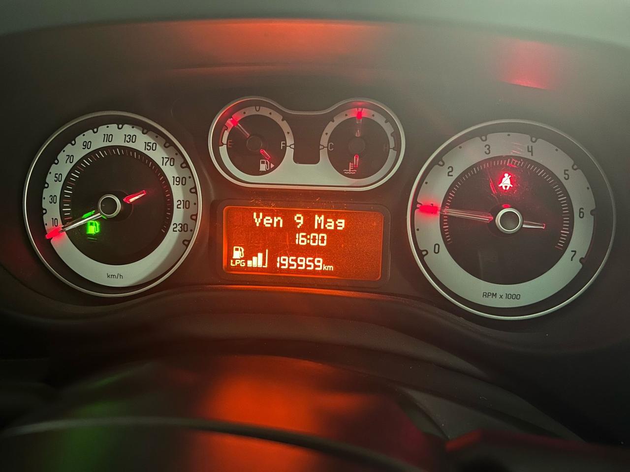Fiat 500L 1.4 T-Jet 120 CV GPL Lounge