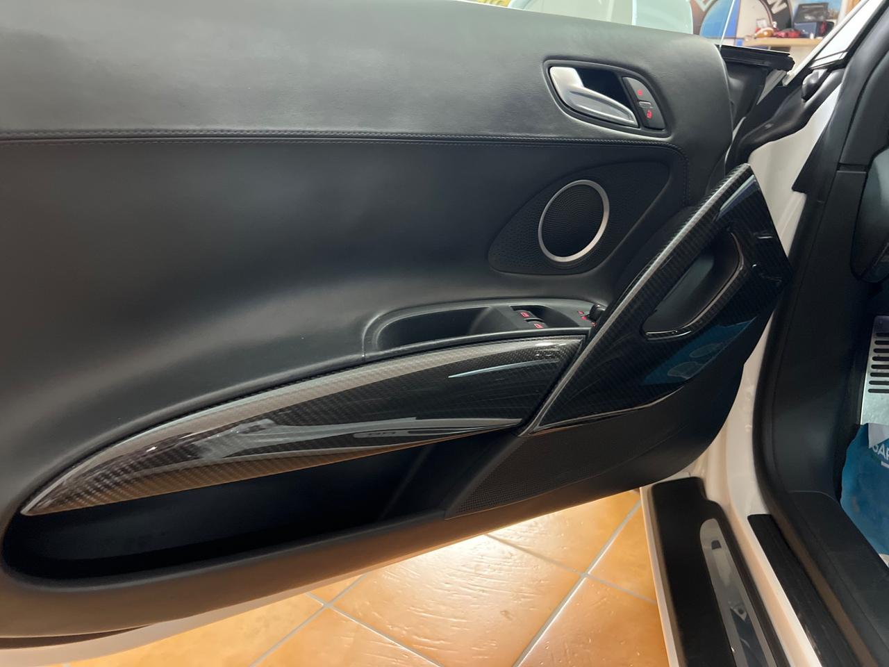 Audi R8 4.2 V8 FSI quattro R tronic Carbon