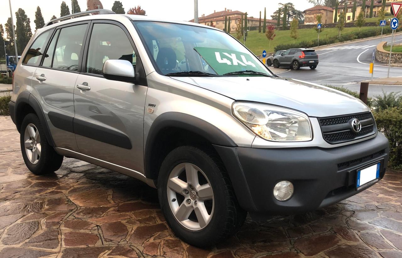 Toyota RAV 4 RAV4 2.0 16V cat 5 porte Sol