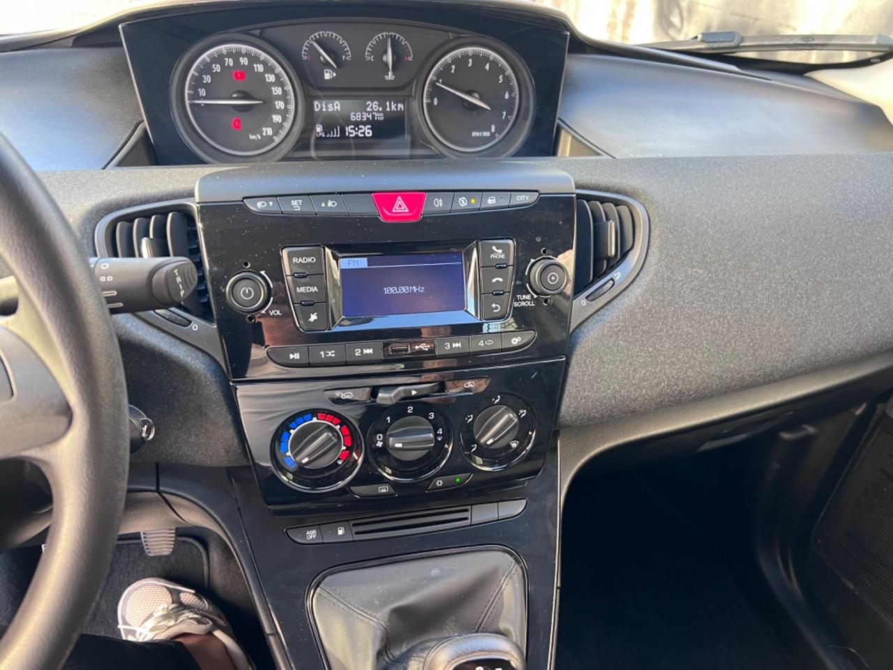 Lancia Ypsilon 1.2 69 CV 5 porte Gold GPL Di Serie