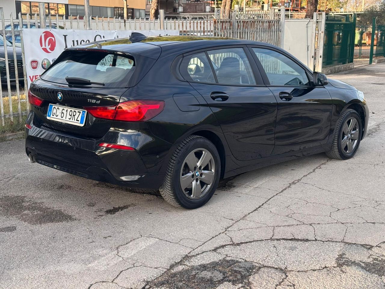 Bmw 116 116d 5p. Business Advantage