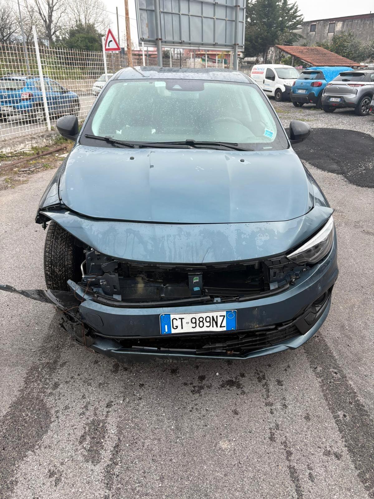 Fiat Tipo 1.6 Mjt 5 porte sinistrata 2024