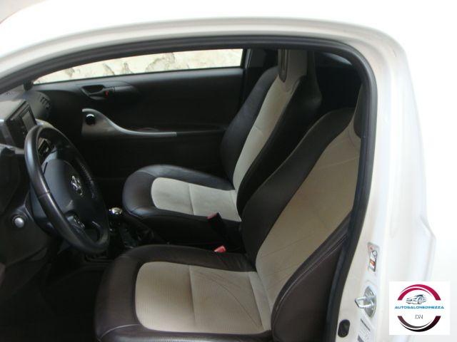 TOYOTA - iQ - 1.3 Executive