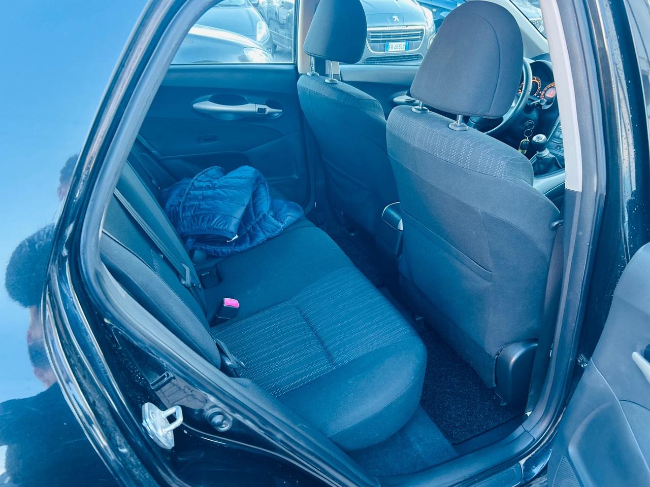 Toyota Auris 1.4 D-4D 5 porte Sol MY'08