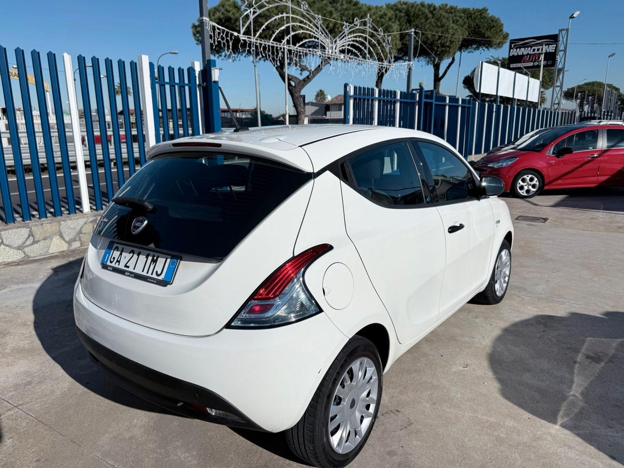 Lancia Ypsilon 1.2 69 CV 5 porte S&S Platinum