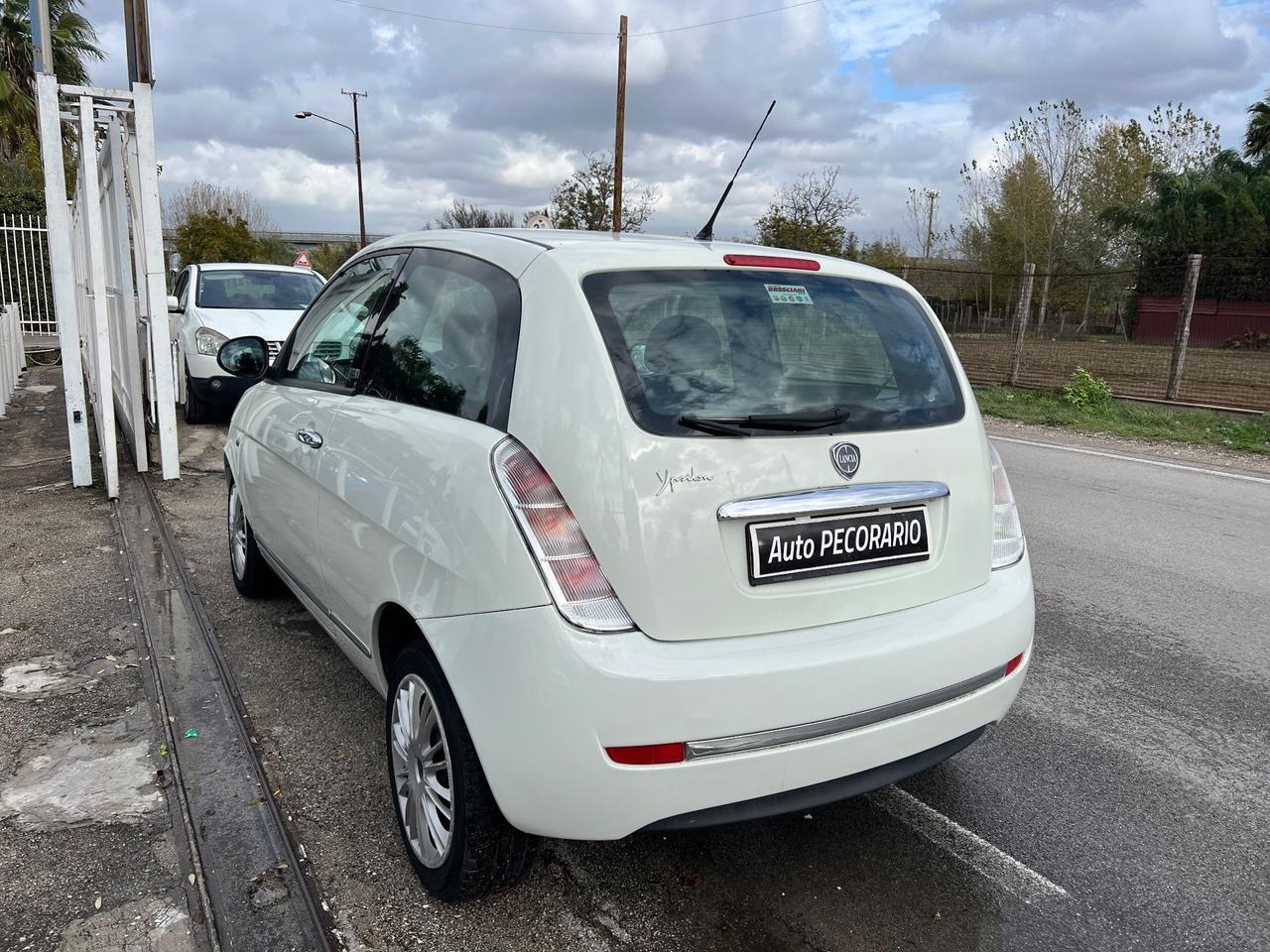 Lancia Ypsilon 1.2 69 CV Unyca