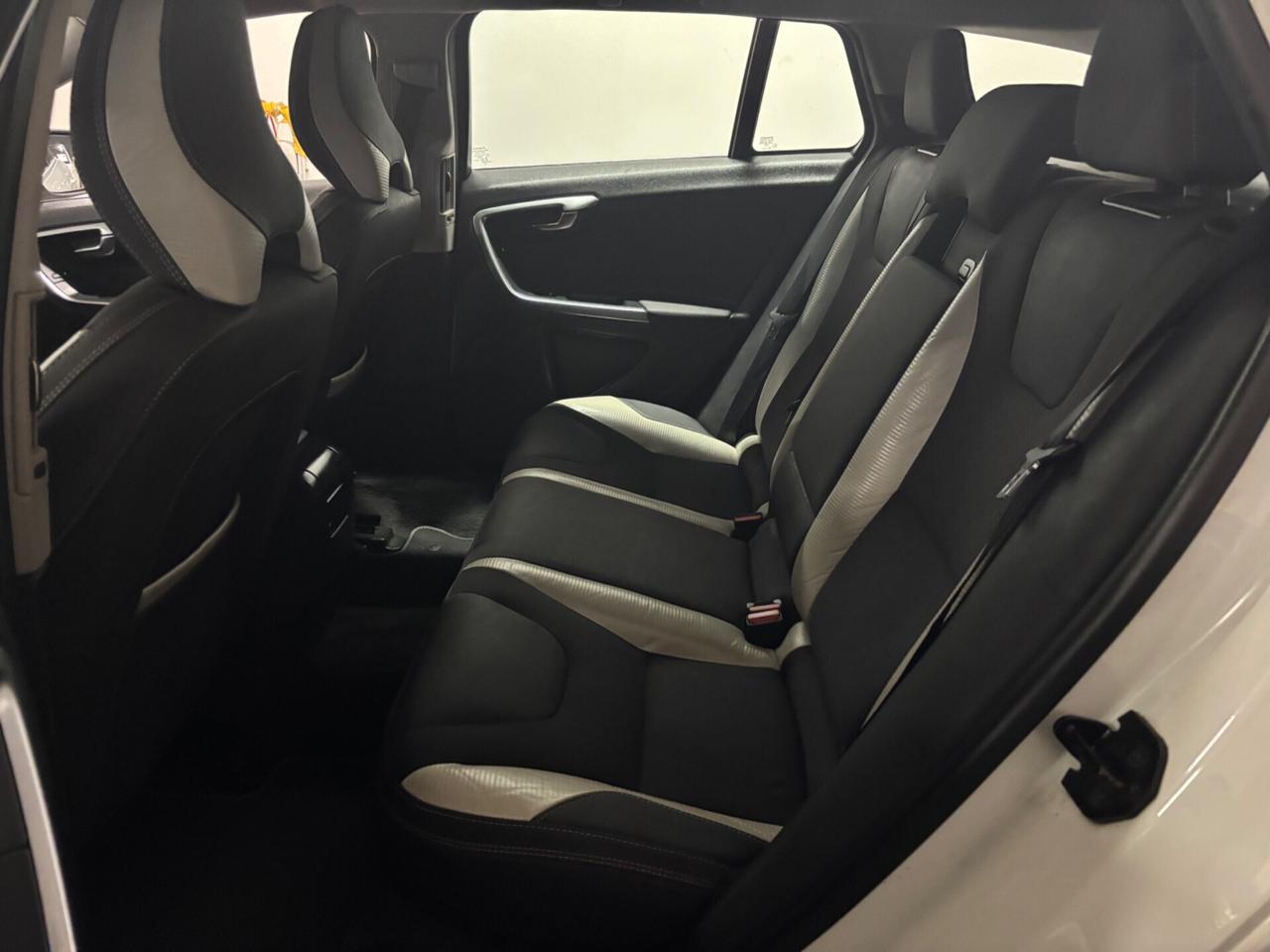 Volvo V60 D2 1.6 AUTOMATIC Summum GANCIO TRAINO