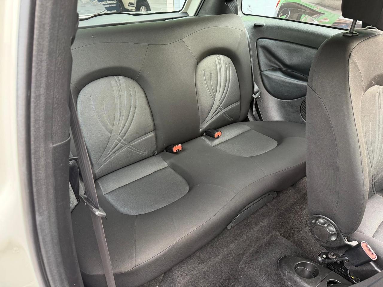 Lancia Ypsilon 1.3 MJT 75 CV Unyca