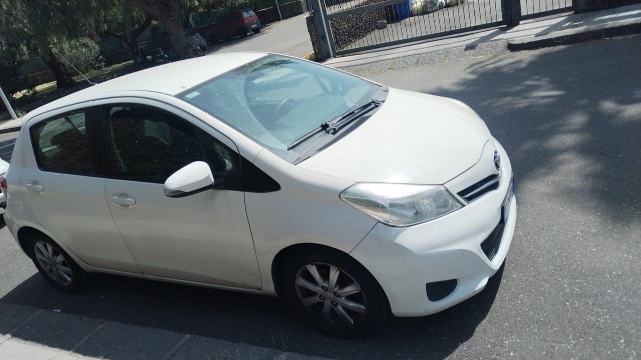 Toyota Yaris 1.4 D-4D 5 porte Lounge