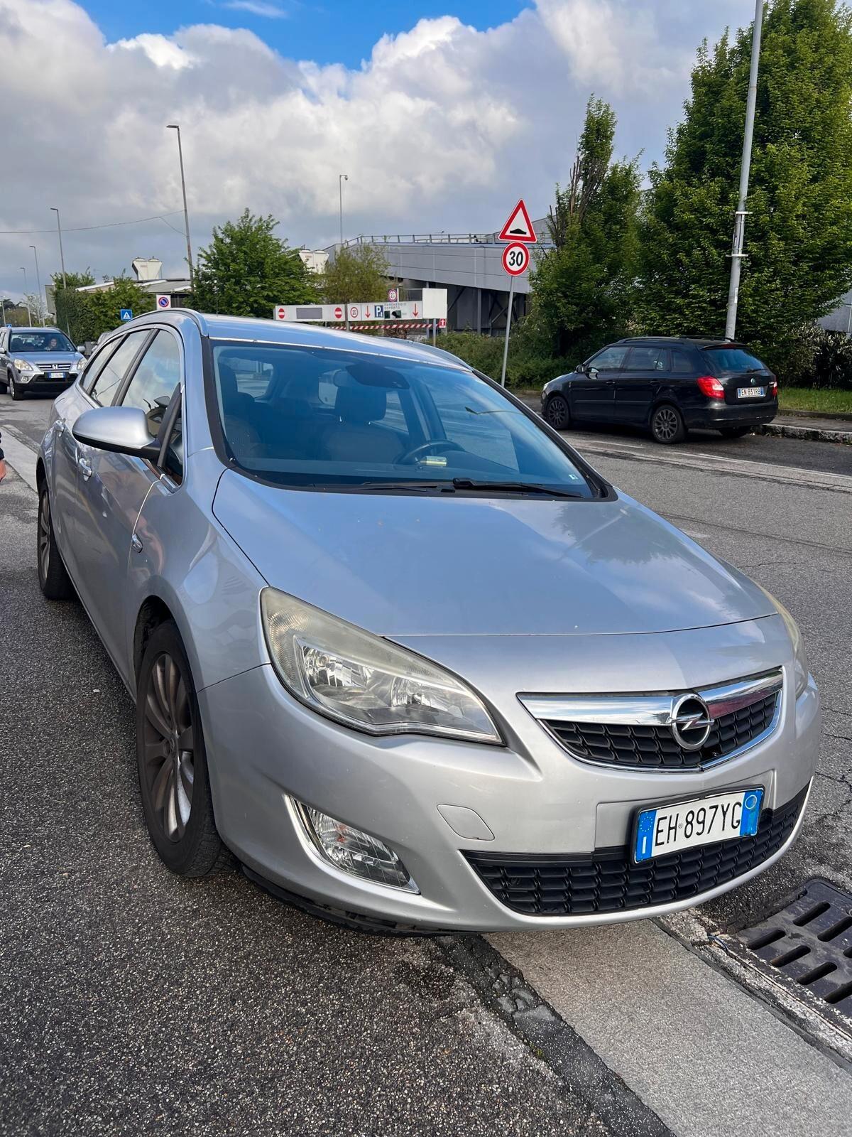 Opel Astra 1.7 CDTI 110CV Sports Tourer Cosmo