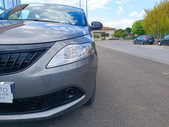 LANCIA Ypsilon 1.0 FireFly 5 porte S&S Hybrid Silver Plus