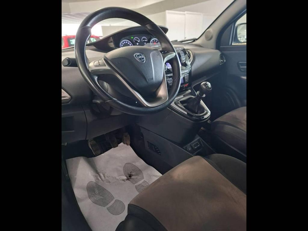 Lancia Ypsilon 5 Porte 1.2 Elefantino