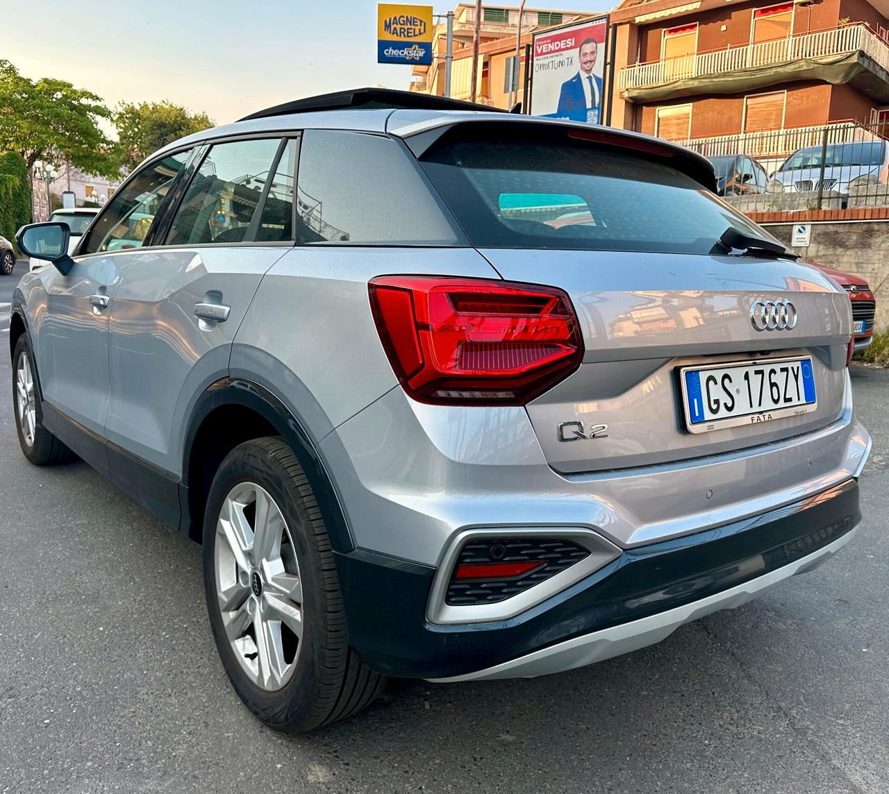 Audi Q2 30 TFSI Business Advanced