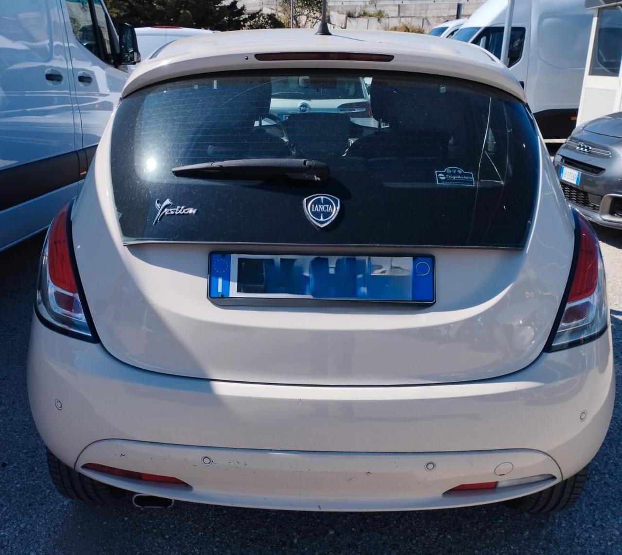 Lancia Ypsilon 1.2 69 CV 5 porte GPL Ecochic Silver