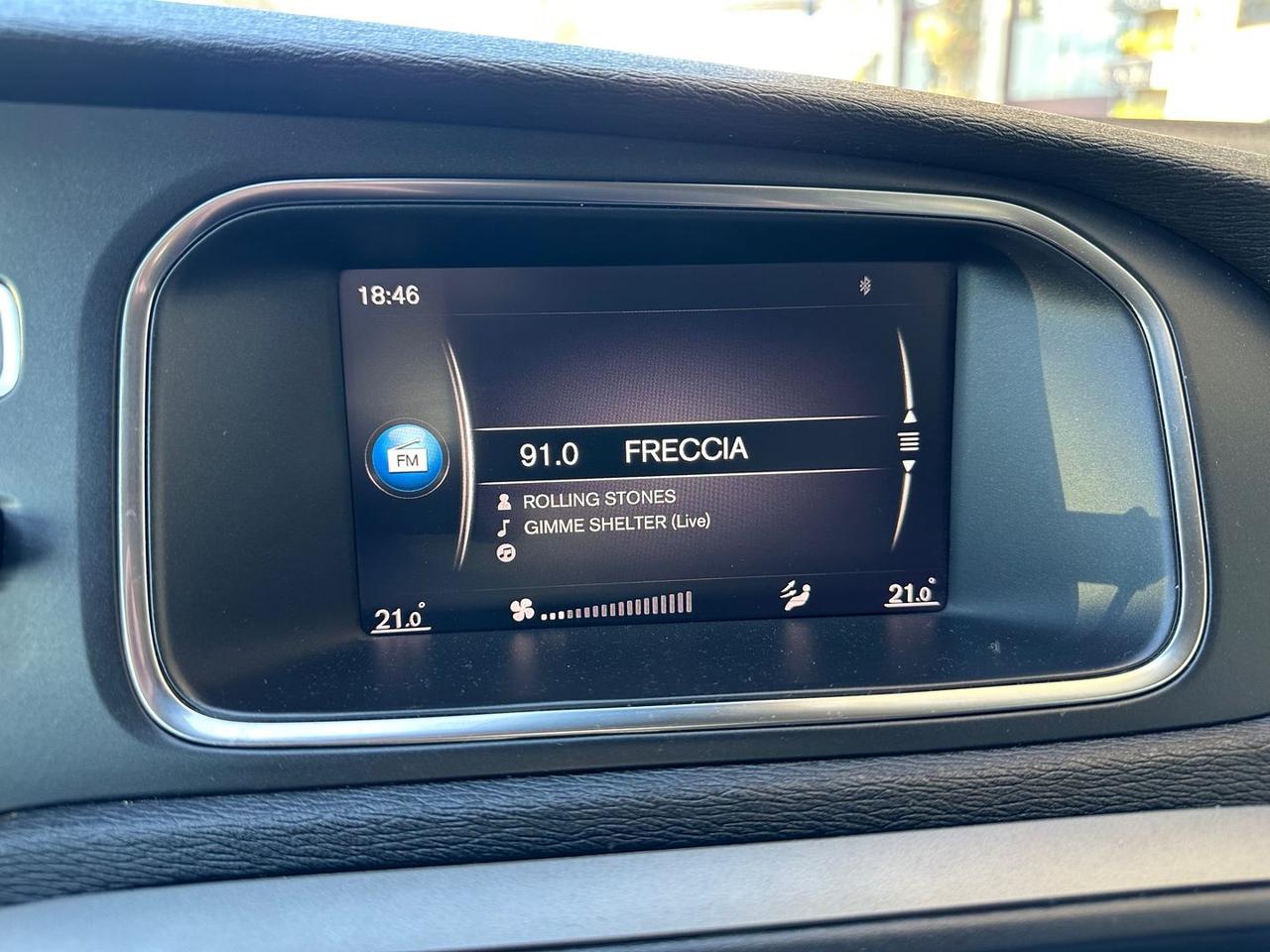 Volvo V40 D2 Momentum Geartronic #10585