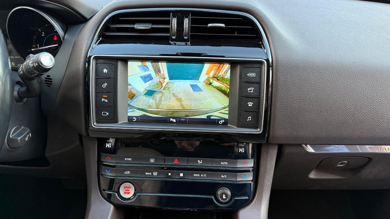 Jaguar F-Pace 2.0 D 180 CV AWD aut. Prestige