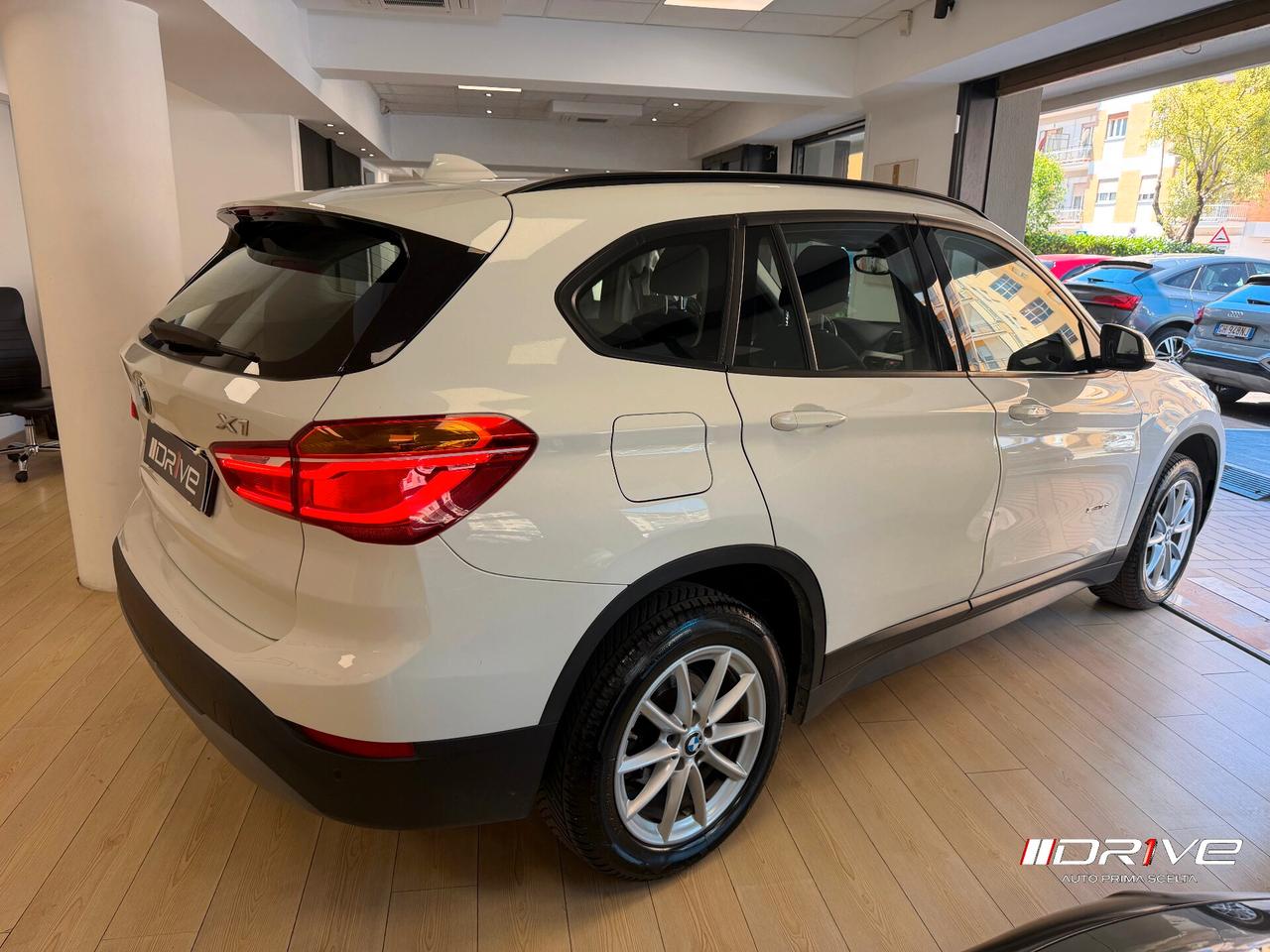 BMW X1 (F48) X1 sDrive18d Business