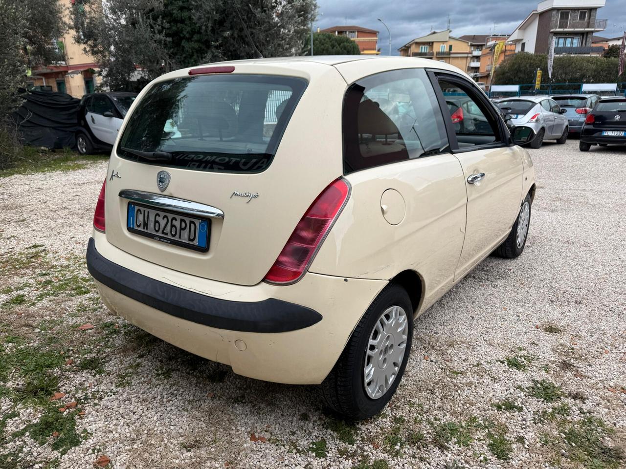 LANCIA YPSILON *ADATTA PER NEOPATENTATI