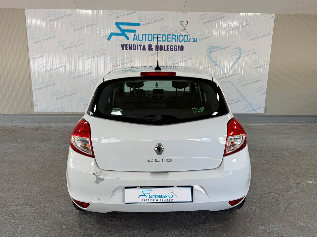 Renault Clio 1.2 Benz. 75cv 5 porte Navigatore