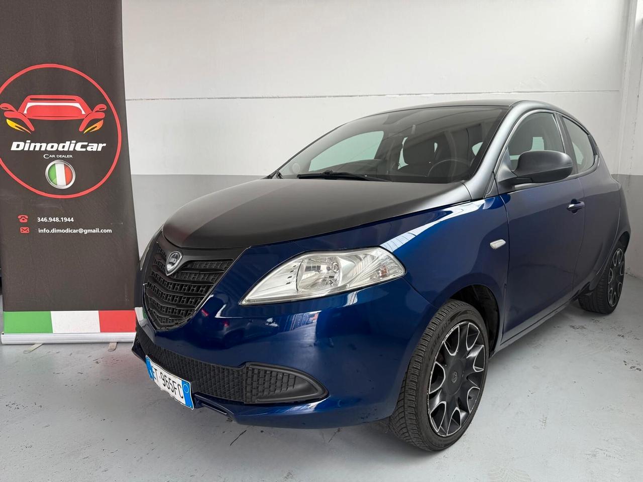 Lancia Ypsilon 1.2 69 CV 5 porte S Momodesign
