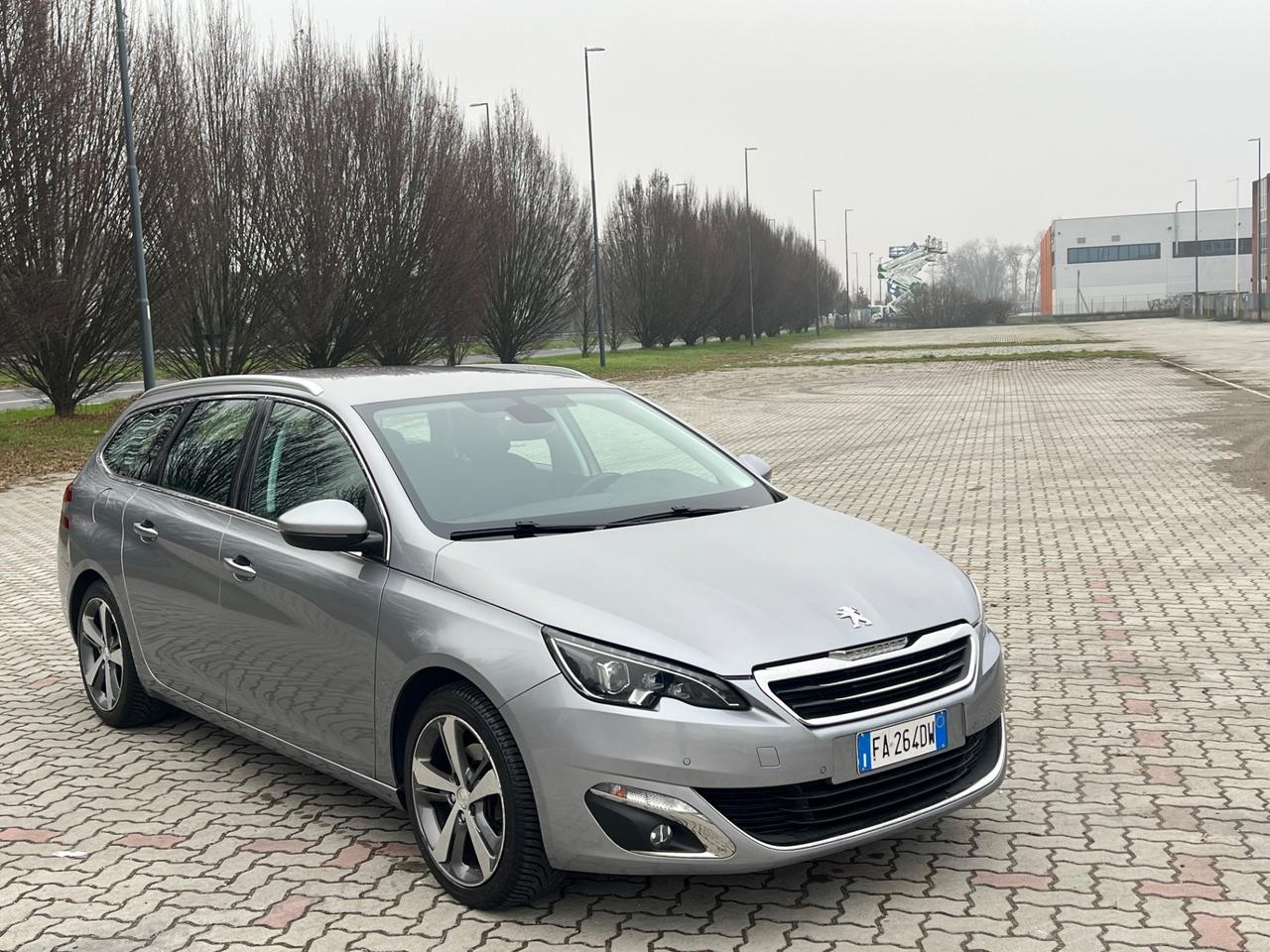 Peugeot 308 PureTech Turbo 130 S&S SW Allure