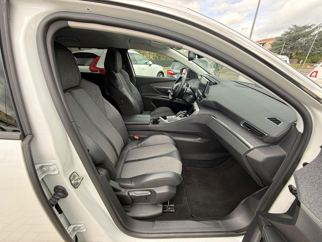 Peugeot 5008 1.5 HDI *7 POSTI* *CAMBIO AUTMATICO* PREZZO REALE