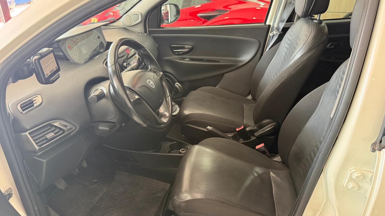 LANCIA YPSILON 1.3 MJT TETTO APRIBILE
