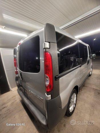 Opel vivaro 9 posti