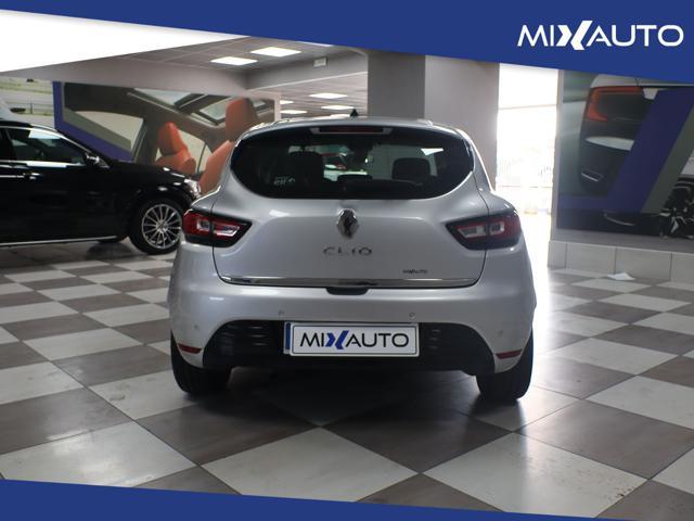 RENAULT Clio Sporter TCe 12V 90 CV Moschino Zen