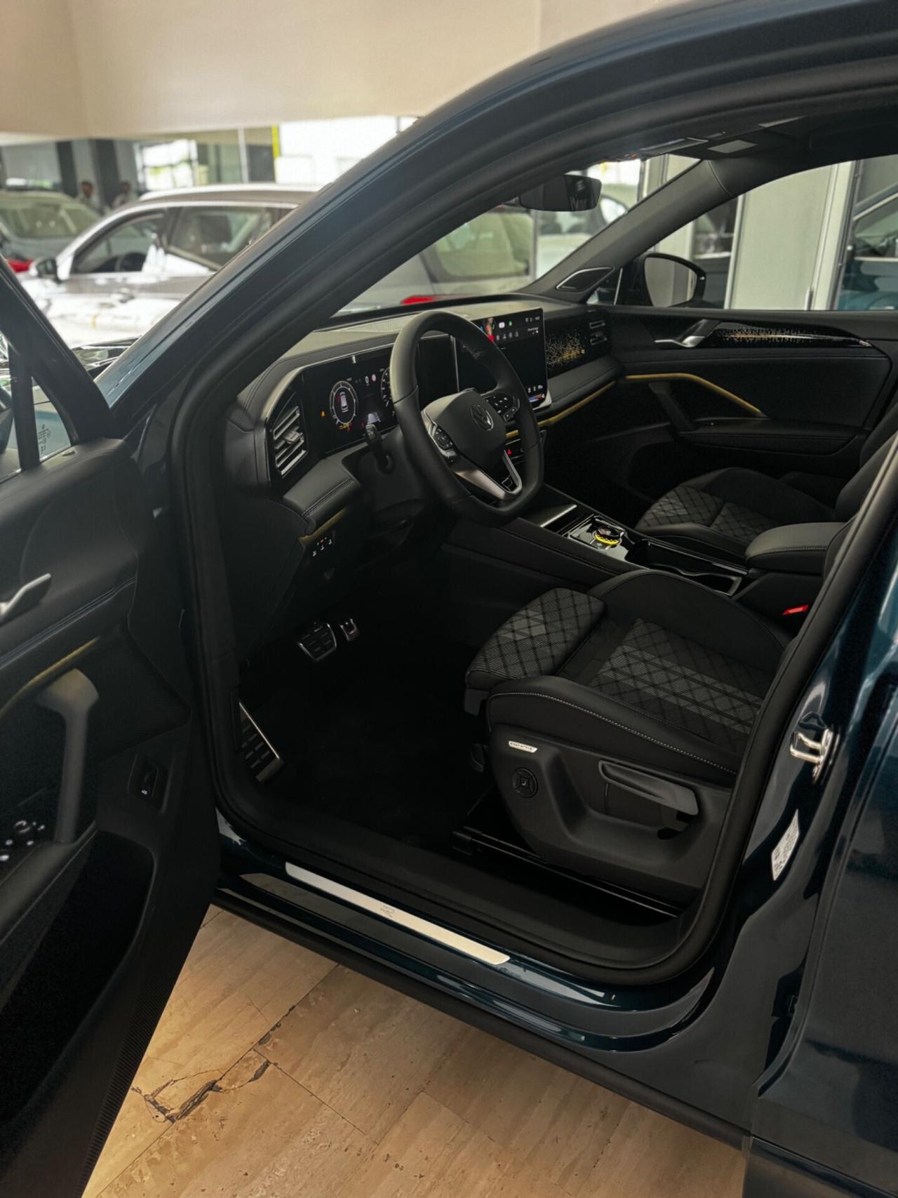 Volkswagen Tiguan 2.0 TDI 193CV DSG 4MOTION R-Line