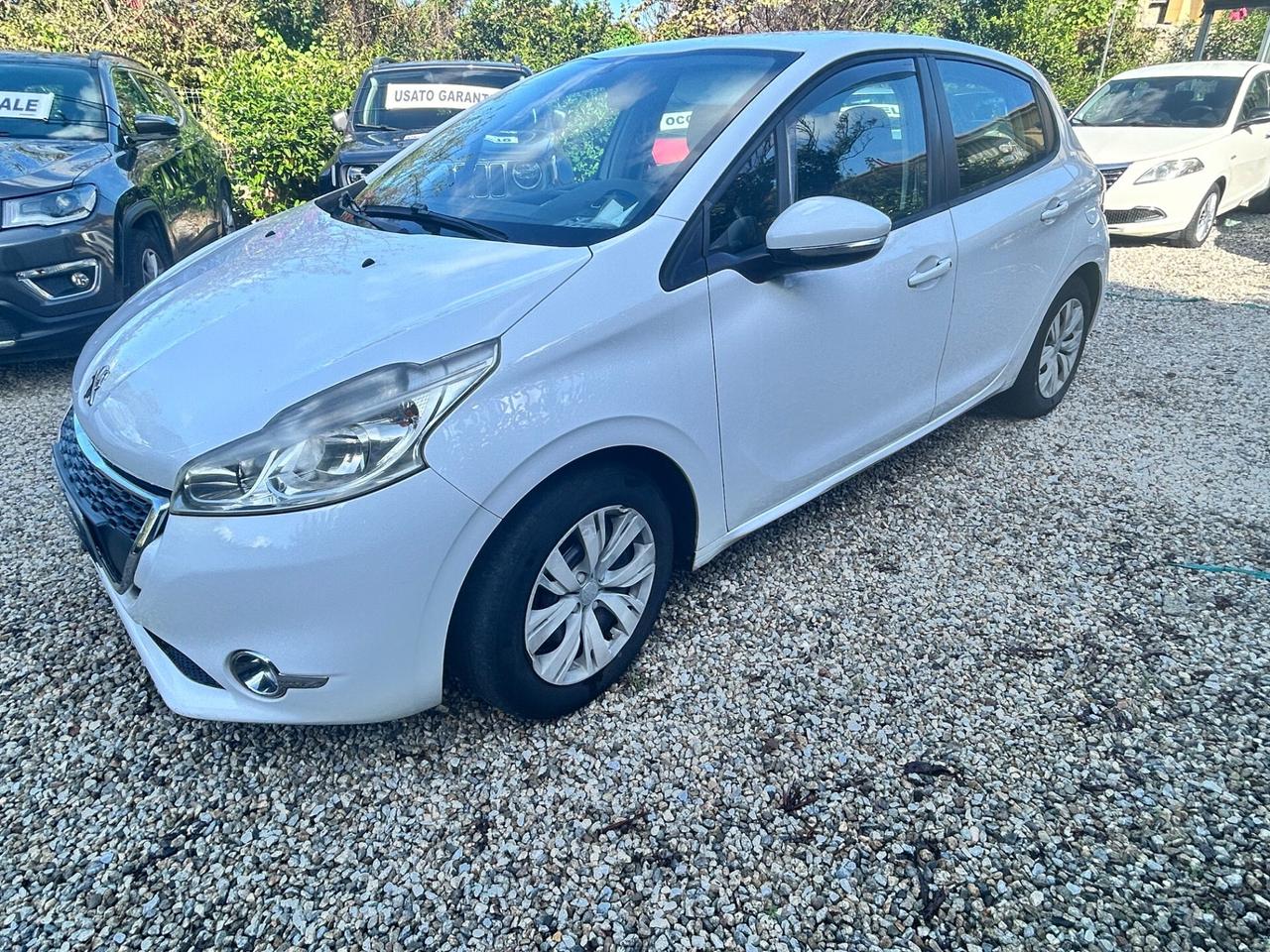 Peugeot 208 1.4 HDi 68 CV 5 porte Allure