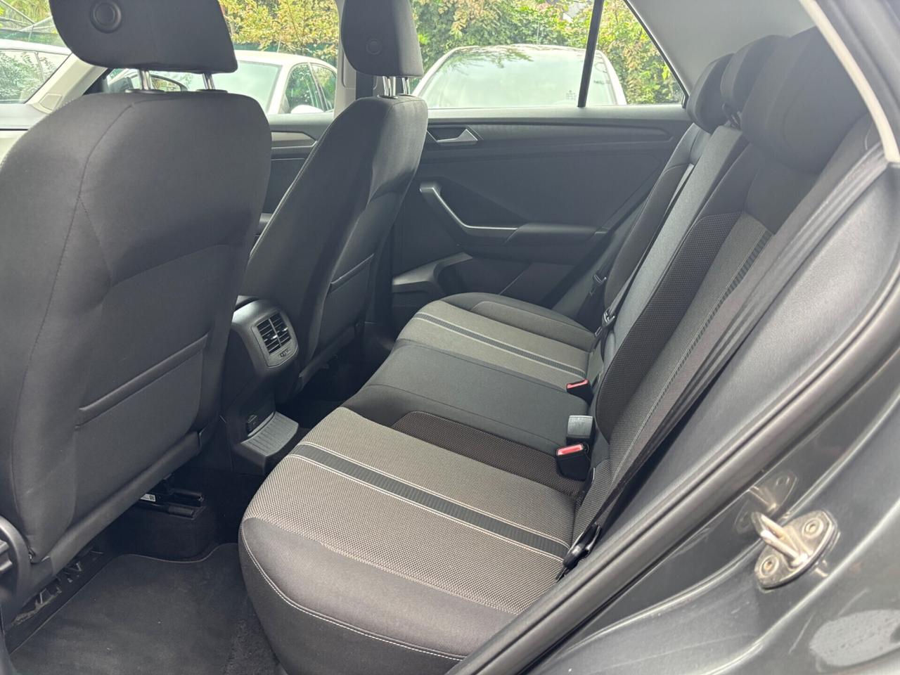 Volkswagen T-Roc 1.6 TDI Business BlueMotion