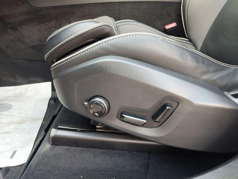 Volvo XC60 XC60 B4 Geartronic R-design