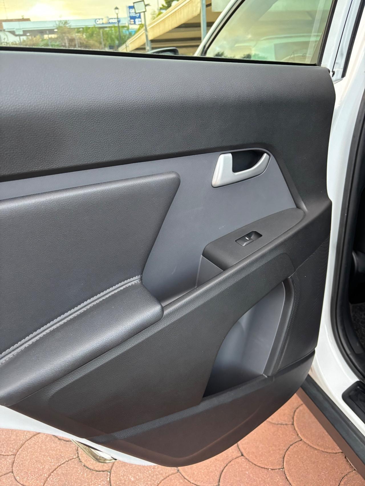 Kia Sportage 1.7 CRDI VGT 2WD high tech 2016