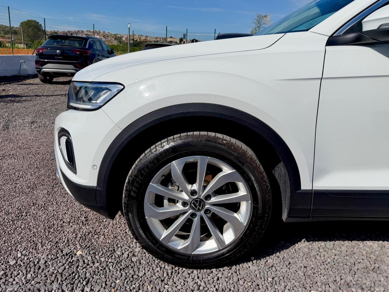 VOLKSWAGEN T-Roc 2.0TDI LED CARPLAY PARK ASSIST ACC