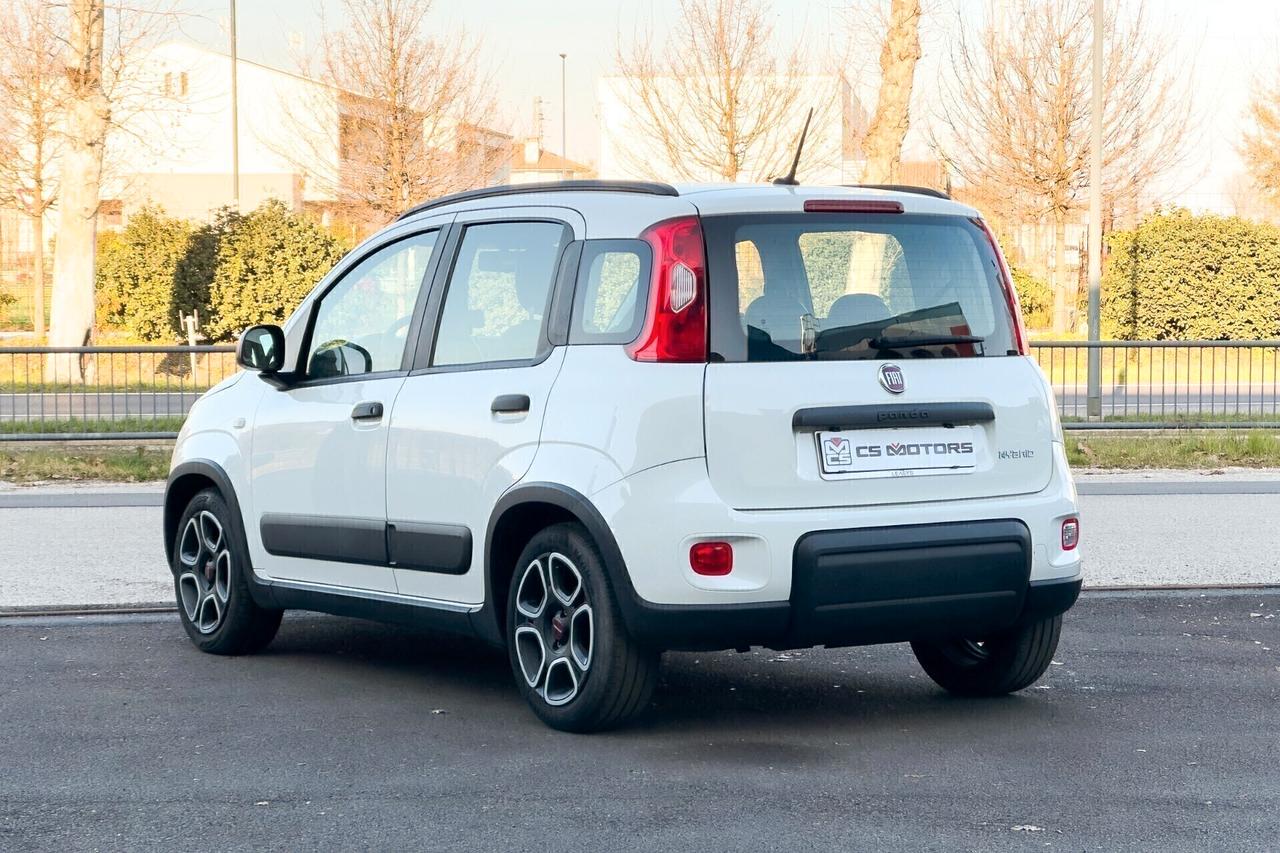 Fiat Panda 1.0 Hybrid e benzina
