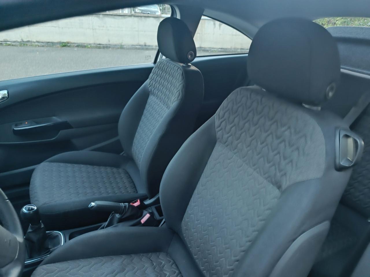 Opel Corsa 1.2 3 porte 2013 SOLAMENTE 49.000 KM