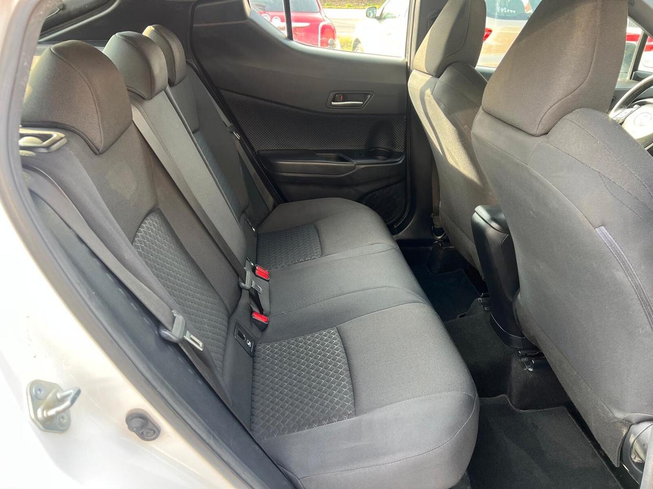 Toyota C-HR 1.8 Hybrid E-CVT Active