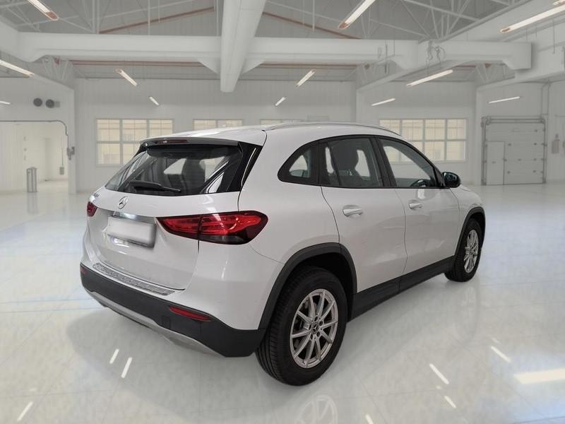MERCEDES-BENZ GLA 180 D AUTOMATIC BUSINESS CROSSOVER