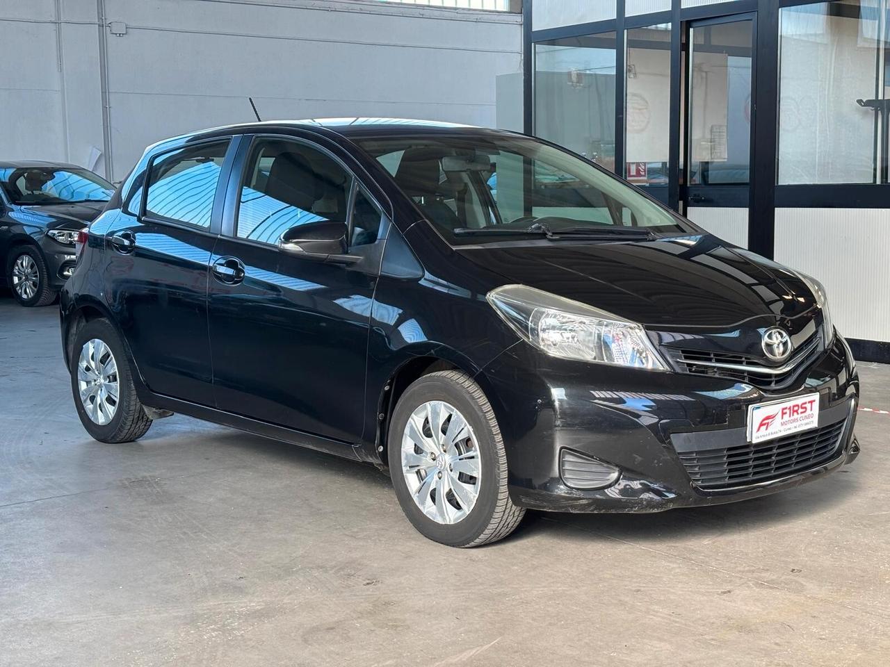 Toyota Yaris 1.0 5 porte Lounge