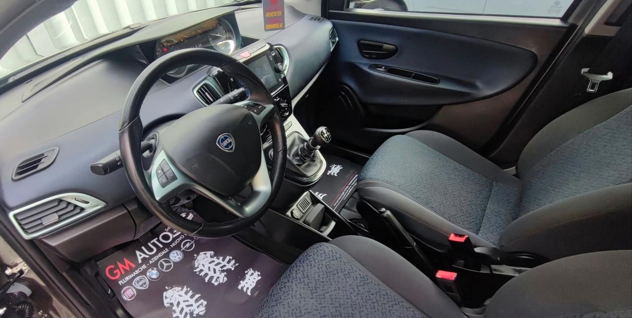 Ypsilon Gold con ricarica Cell e retrocamera 2023