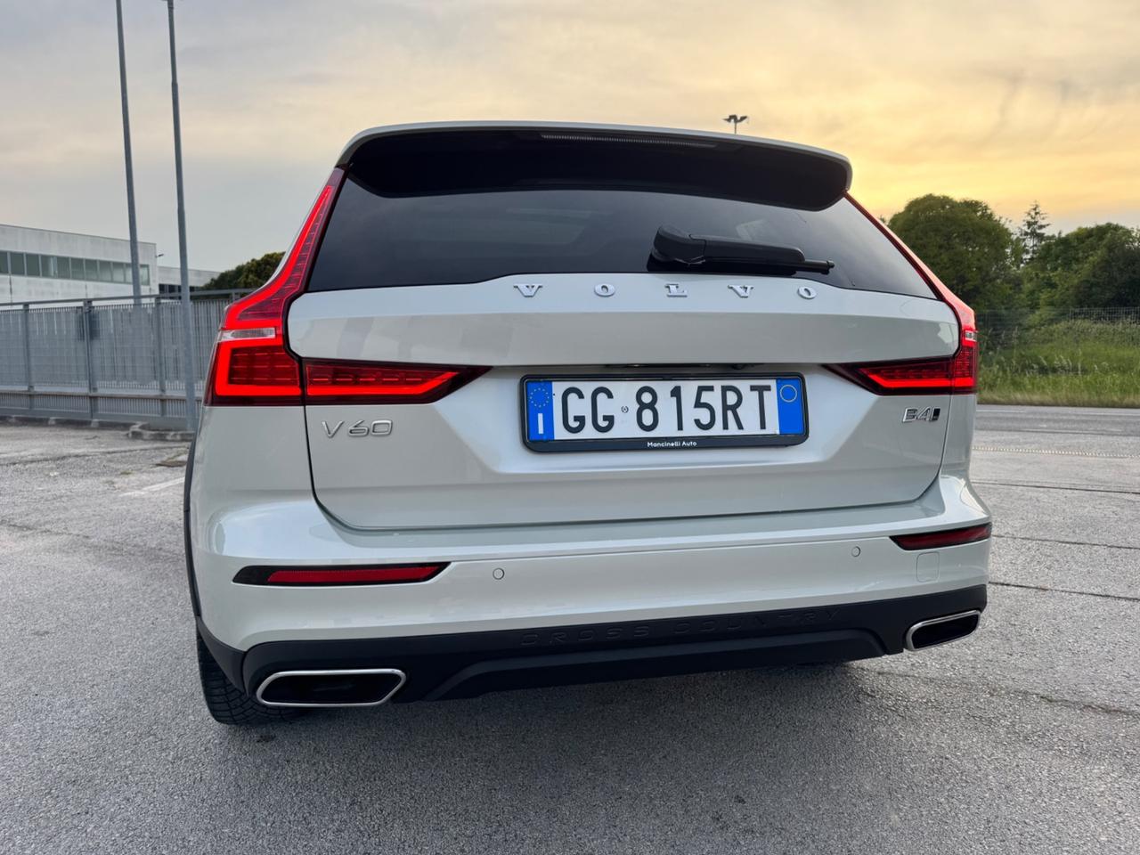 Volvo V60 Cross Country V60 Cross Country B4 (d) AWD Geartronic Business Pro Line