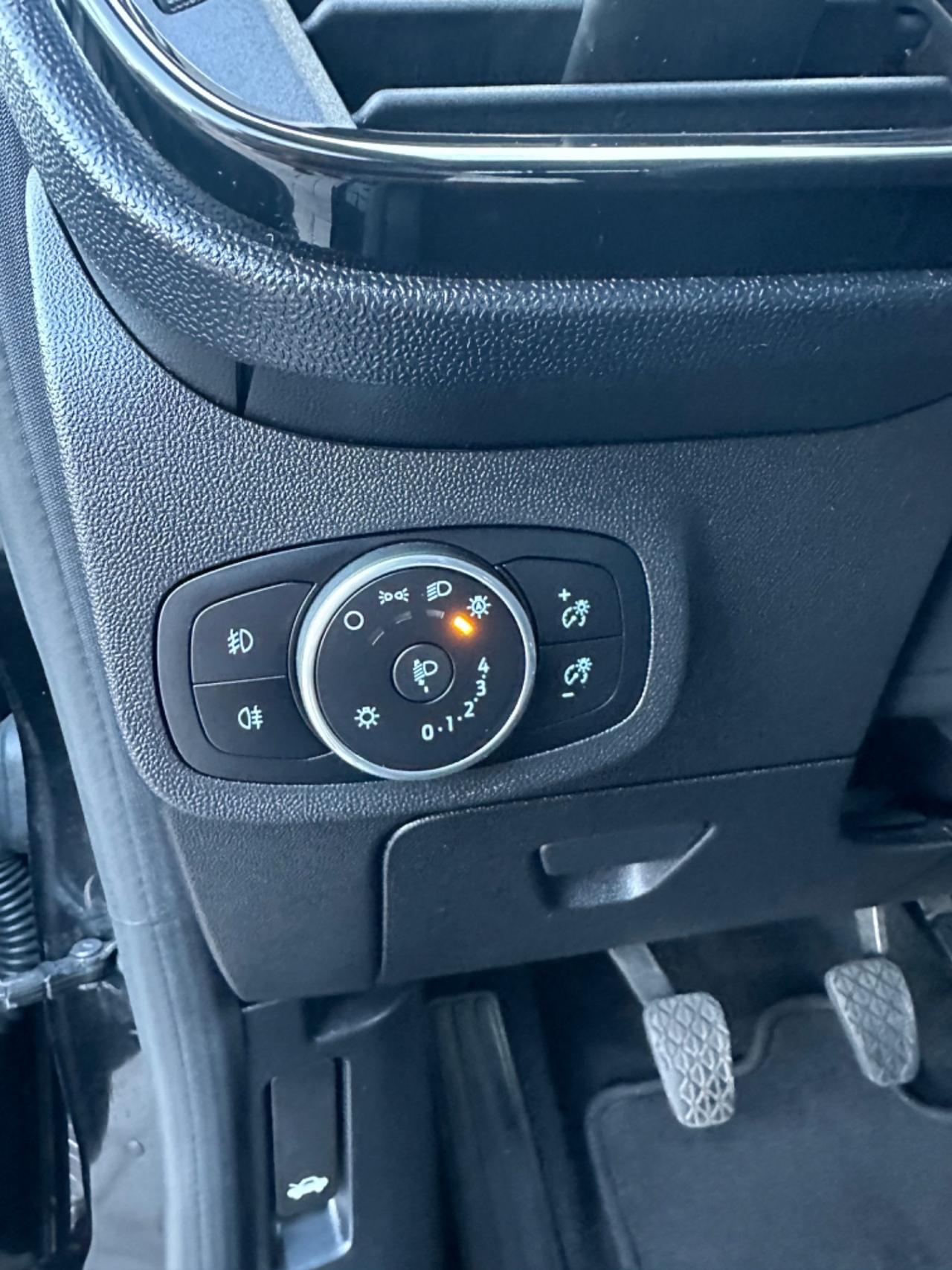 Ford Fiesta 1.5 TDCi 86cv ADATTA A NEOPATENTATI