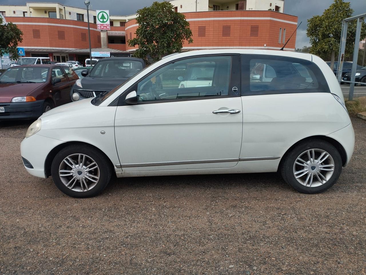 Lancia Ypsilon 1.4 Platino Ecochic GPL