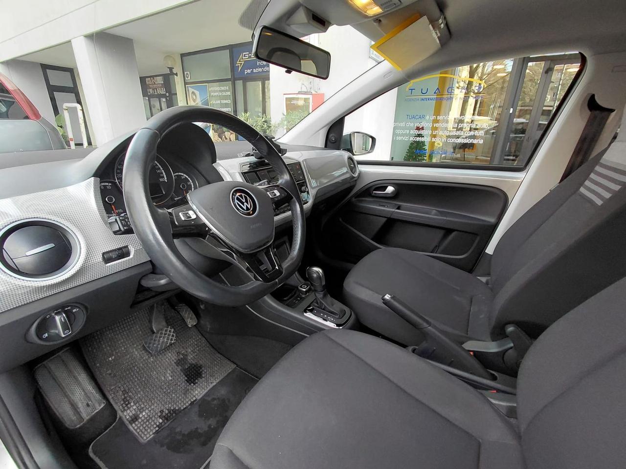 Volkswagen up! High up! #8348